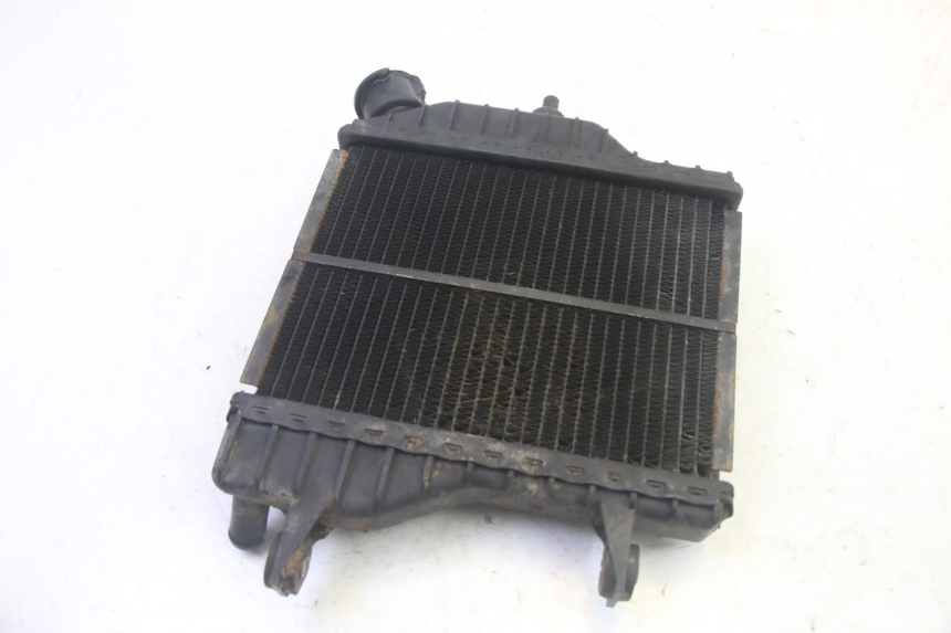 photo de RADIATORE YAMAHA TZR 50 (2008 - 2016) - Dettagli dei punti di fissaggio