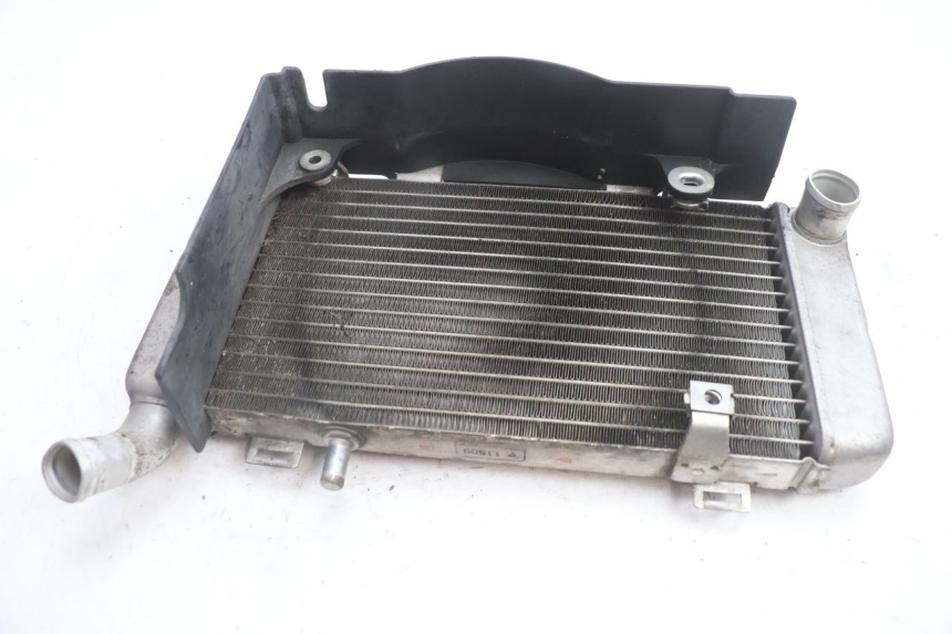 photo de RADIATORE HONDA VFR FI RC46 800 (1998 - 2001) - Vista d'insieme del prodotto