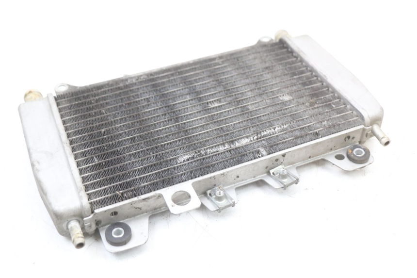 photo de RADIATORE PIAGGIO X10 125 (2012 - 2017) - Dettagli dei punti di fissaggio