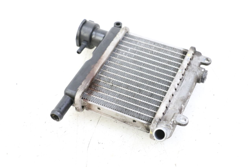 photo de RADIATORE YAMAHA NEOS NEO'S 4T 50 (2008 - 2016) - Altra angolazione