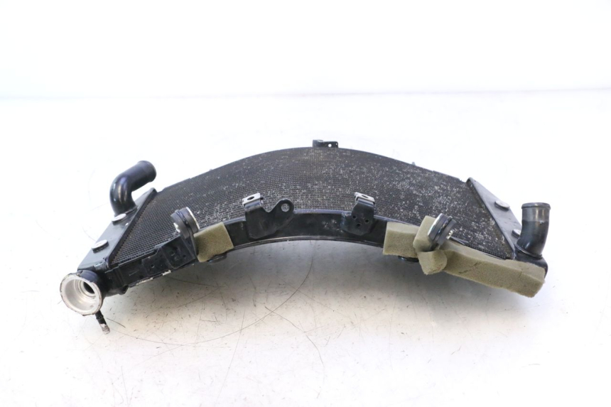 photo de RADIATORE YAMAHA YZF R6 600 (2008 - 2009) - Ispezione visiva dettagliata