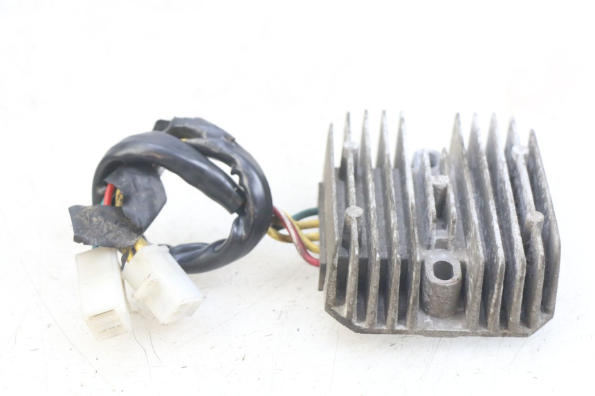 photo de REGOLATORE DI CARICA KYMCO AGILITY 16+ 4T 50 (2018 - 2023) - Primo piano tecnico