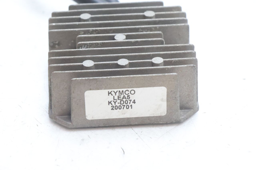 photo de REGOLATORE DI CARICA KYMCO AGILITY 16+ 4T 50 (2018 - 2023) - Primo piano tecnico