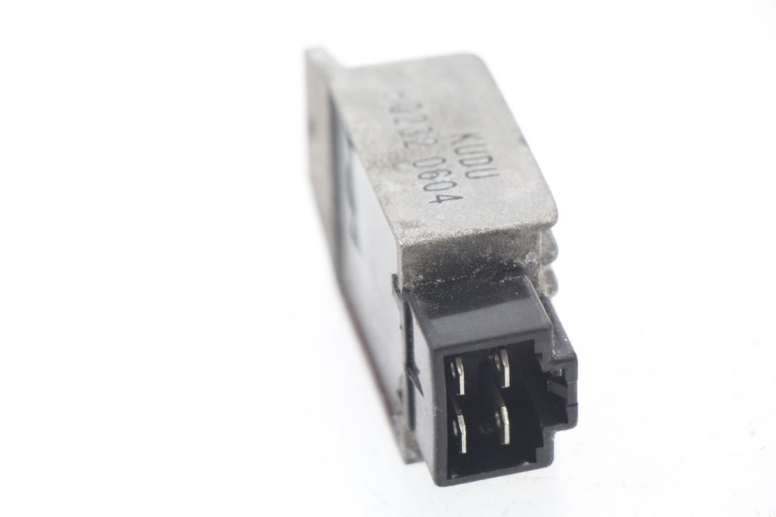 photo de REGOLATORE DI CARICA KYMCO AGILITY 4T 50 (2005 - 2018) - Dettaglio del componente