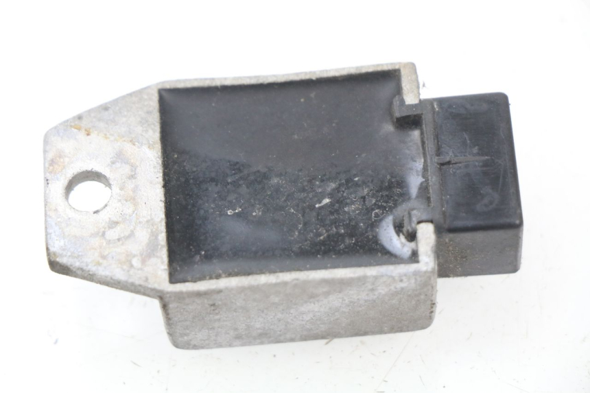 photo de REGOLATORE DI CARICA KYMCO AGILITY 4T 50 (2005 - 2018) - Altra angolazione