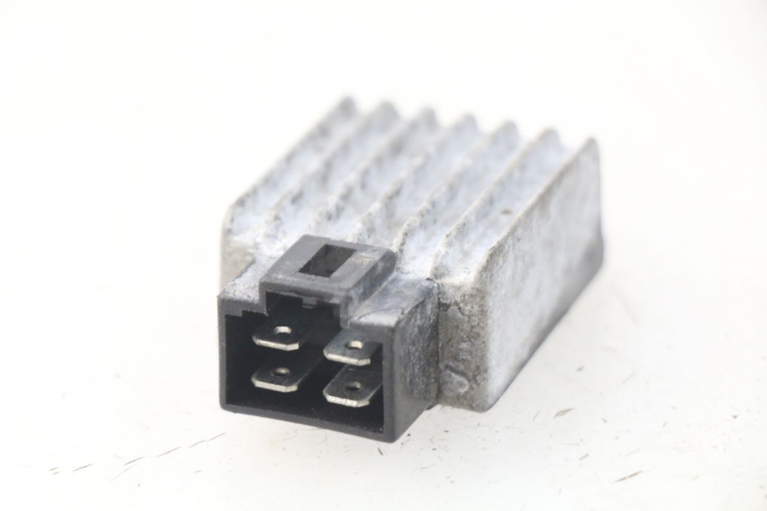 photo de REGOLATORE DI CARICA KYMCO AGILITY 4T 50 (2005 - 2018) - Dettaglio del componente