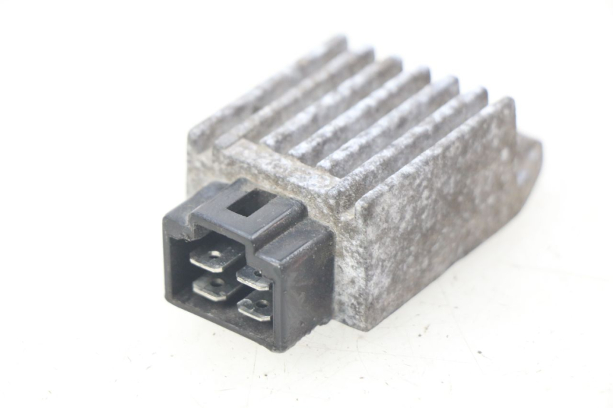 photo de REGOLATORE DI CARICA KYMCO AGILITY 4T 50 (2005 - 2018) - Dettaglio del componente