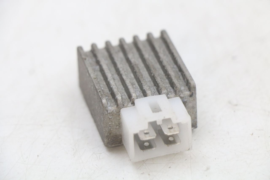 photo de REGOLATORE DI CARICA KYMCO AGILITY 4T 50 (2005 - 2018) - Dettaglio del componente