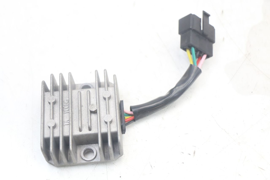 photo de REGOLATORE DI CARICA KYMCO AGILITY 4T 50 (2018 - 2022) - Dettaglio del componente