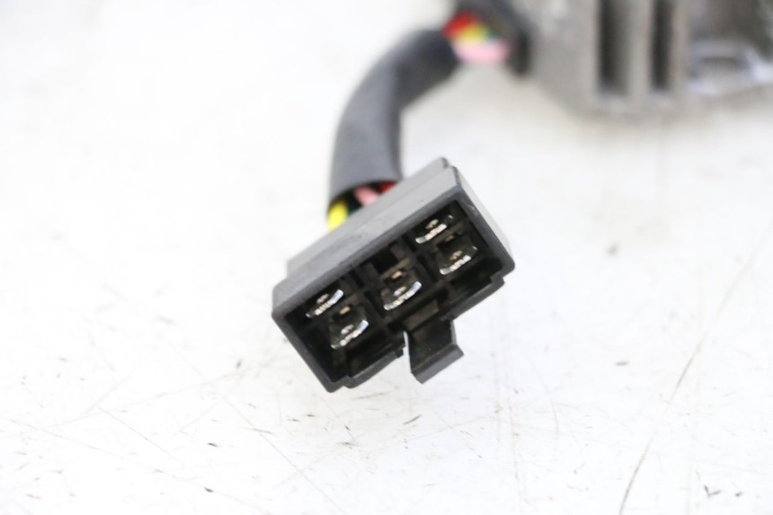 photo de REGOLATORE DI CARICA KYMCO AGILITY 4T 50 (2018 - 2022) - Altra angolazione