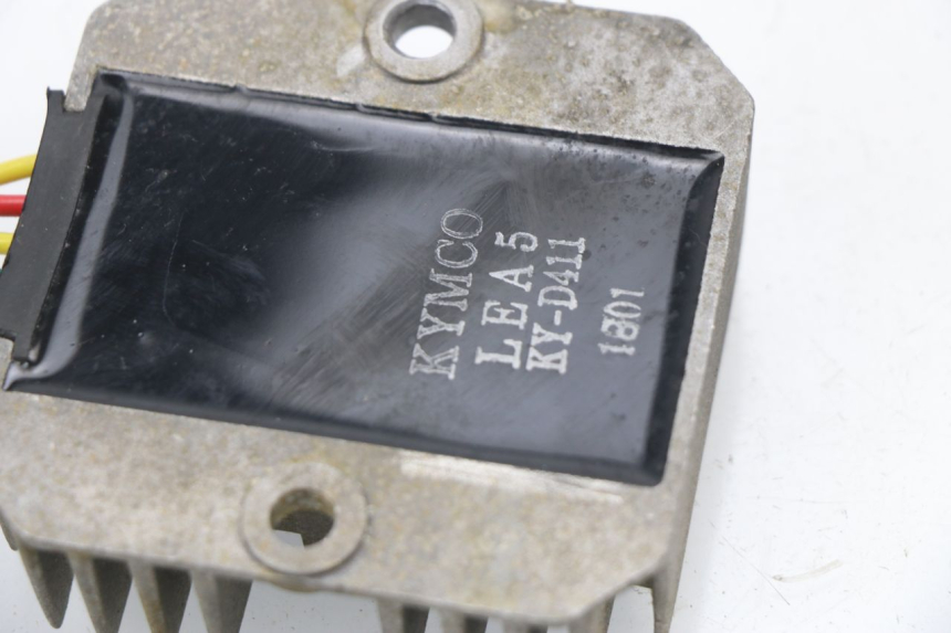 photo de REGOLATORE DI CARICA KYMCO AGILITY CITY 16P 125 (2015 - 2021) - Dettaglio del componente