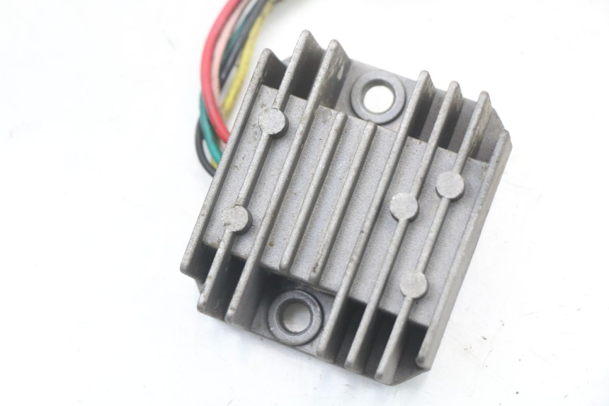 photo de REGOLATORE DI CARICA KYMCO AGILITY RS 4T 50 (2009 - 2013) - Dettaglio del componente