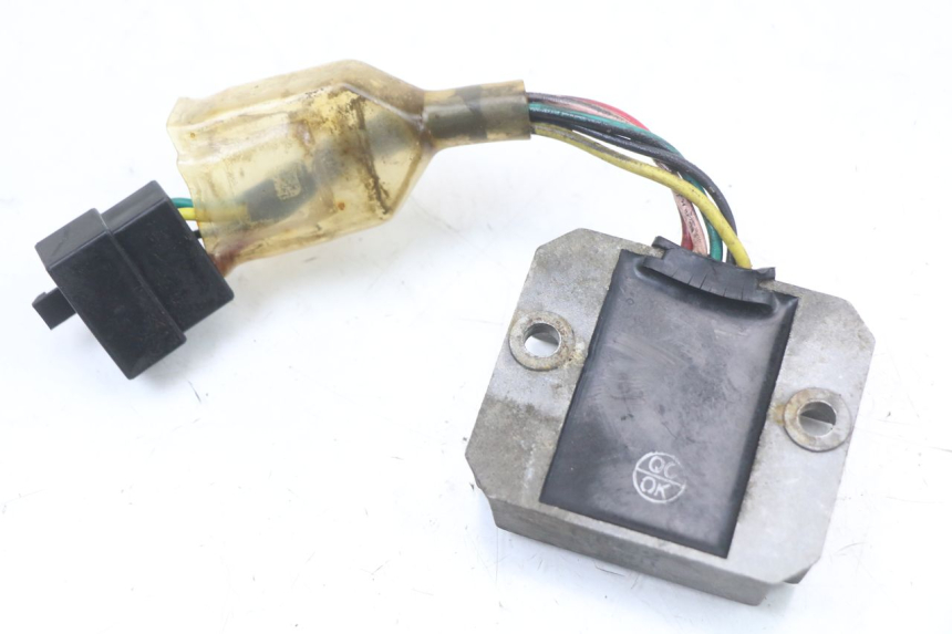 photo de REGOLATORE DI CARICA KYMCO AGILITY RS 4T 50 (2009 - 2013) - Zoom sullo stato d'uso