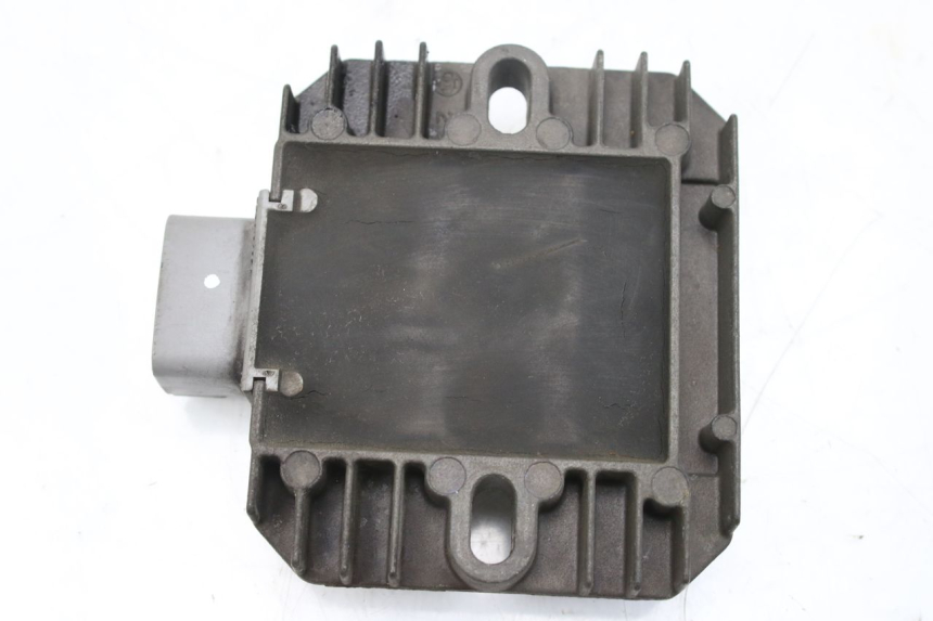 photo de REGOLATORE DI CARICA SUZUKI AN BURGMAN 400 (2006 - 2010) - Dettaglio del componente