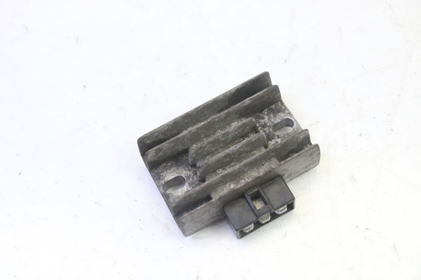 photo de REGOLATORE HYOSUNG GV AQUILA 125 (2000 - 2009) - Dettaglio del componente