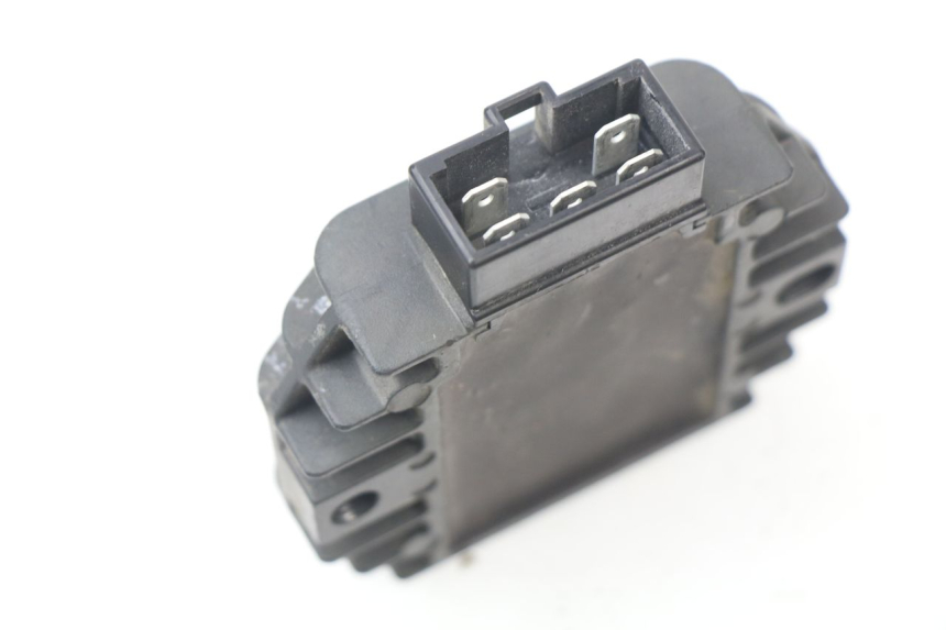 photo de REGOLATORE DI CARICA APRILIA ATLANTIC 125 (2003 - 2009) - Dettaglio del componente