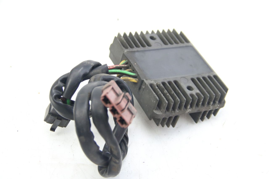 photo de REGOLATORE DI CARICA APRILIA ATLANTIC 500 (2002 - 2003) - Dettaglio del componente