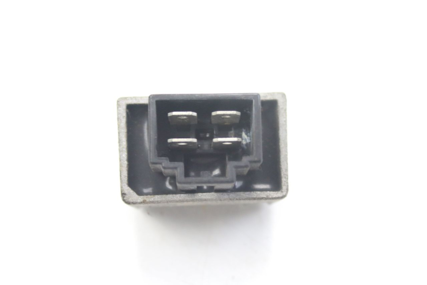 photo de REGOLATORE DI CARICA HONDA BALI EX 100 (1996 - 2000) - Altra angolazione