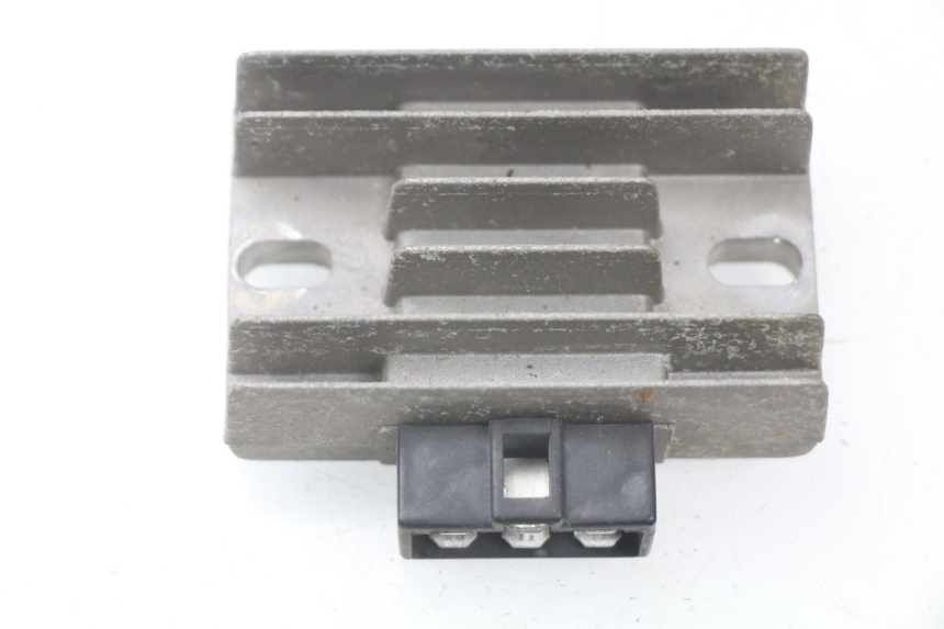 photo de Regolatore di carica PIAGGIO BEVERLY 125 (1998 - 2005) - Vista principale