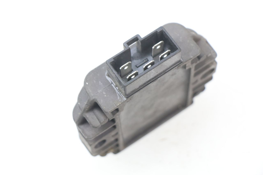 photo de Regolatore di carica PIAGGIO BEVERLY 125 (1998 - 2005) - Zoom sullo stato d'uso