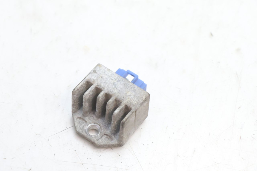 photo de REGOLATORE DI CARICA MBK BOOSTER SPIRIT 50 (2004 - 2017) - Dettaglio del componente