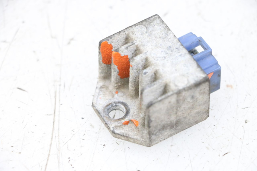 photo de REGOLATORE MBK BOOSTER SPIRIT NAKED 50 (2004 - 2017) - Altra angolazione