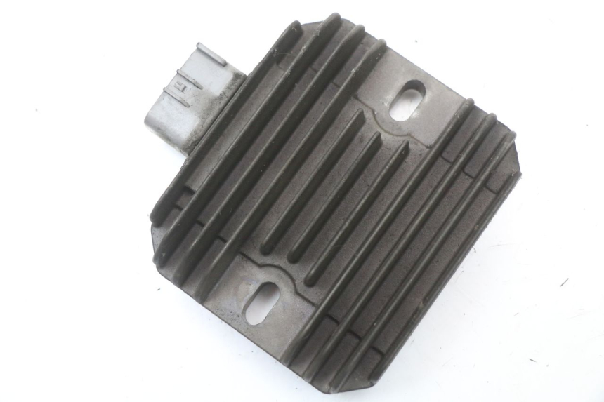 photo de REGOLATORE DI CARICA SUZUKI BURGMAN 125 (2007 - 2014) - Vista principale