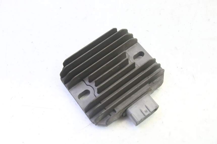 photo de REGOLATORE DI CARICA SUZUKI BURGMAN 125 (2007 - 2014) - Dettaglio del componente