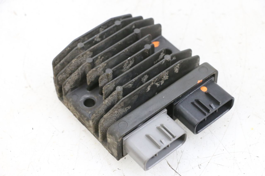 photo de REGOLATORE SUZUKI BURGMAN 650 (2013 - 2020) - Vista principale