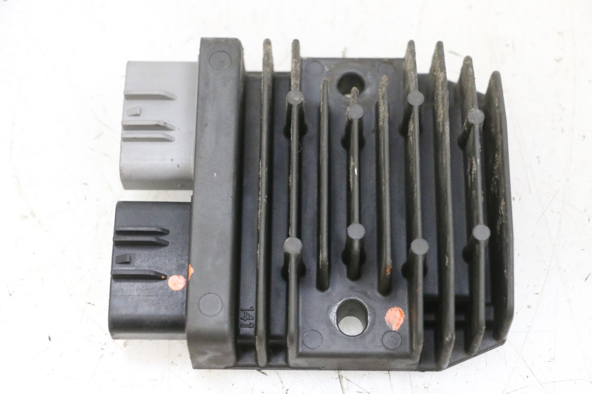 photo de REGOLATORE SUZUKI BURGMAN 650 (2013 - 2020) - Primo piano tecnico