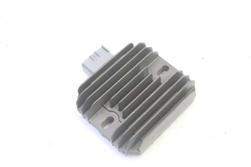 photo de REGOLATORE DI CARICA SUZUKI BURGMAN 125 (2007 - 2014) - Vista principale