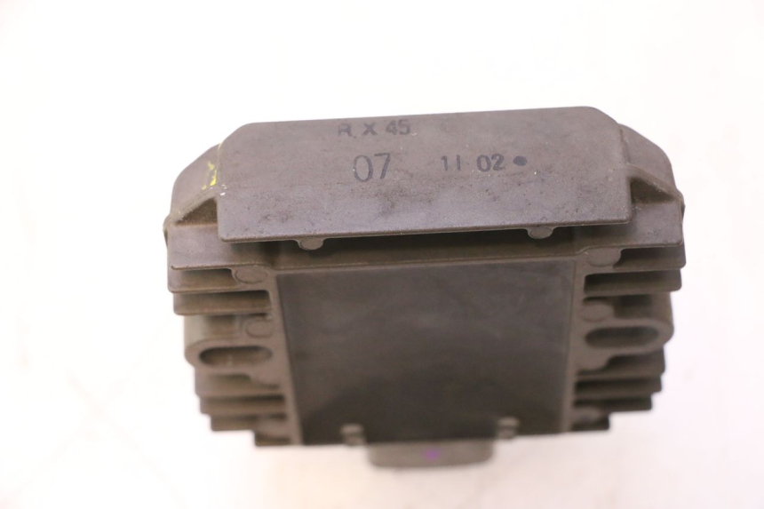 photo de REGOLATORE DI CARICA SUZUKI BURGMAN 125 (2007 - 2014) - Dettaglio del componente