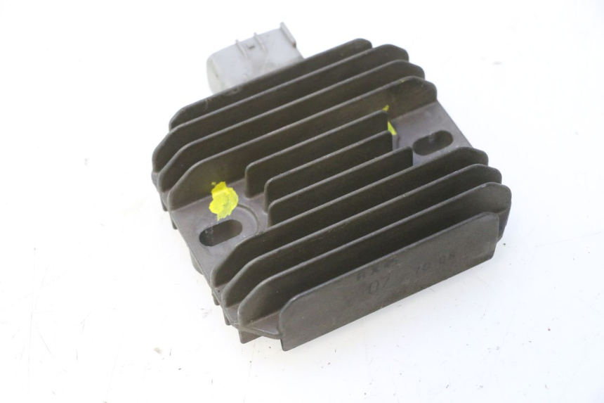 photo de REGOLATORE DI CARICA SUZUKI BURGMAN 125 (2007 - 2014) - Primo piano tecnico