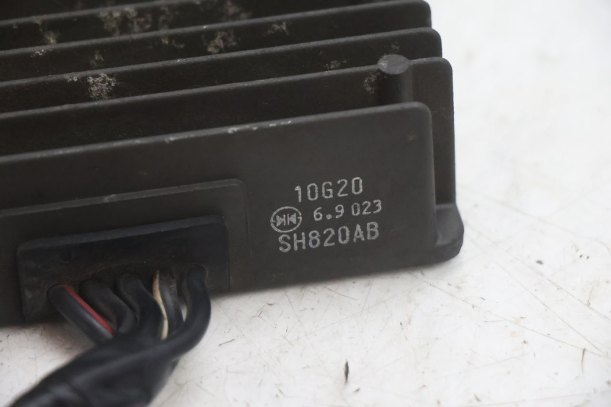 photo de REGOLATORE SUZUKI BURGMAN EXECUTIVE ABS 650 (2006 - 2012) - Altra angolazione