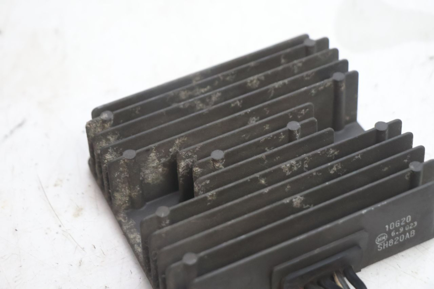 photo de REGOLATORE SUZUKI BURGMAN EXECUTIVE ABS 650 (2006 - 2012) - Primo piano tecnico
