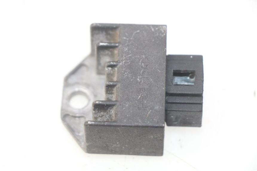 photo de REGOLATORE DI CARICA YAMAHA BW'S 50 (1999 - 2003) - Vista principale