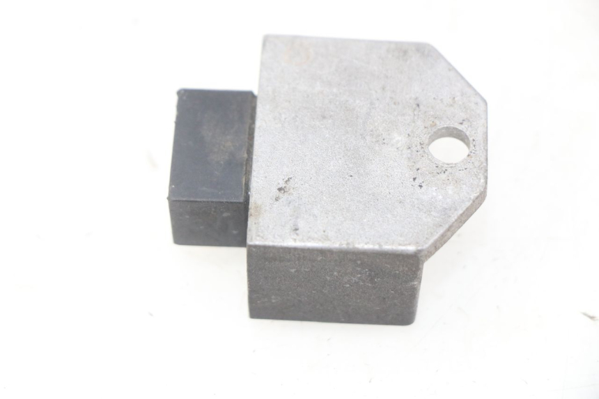 photo de REGOLATORE DI CARICA YAMAHA BW'S 50 (1999 - 2003) - Dettaglio del componente