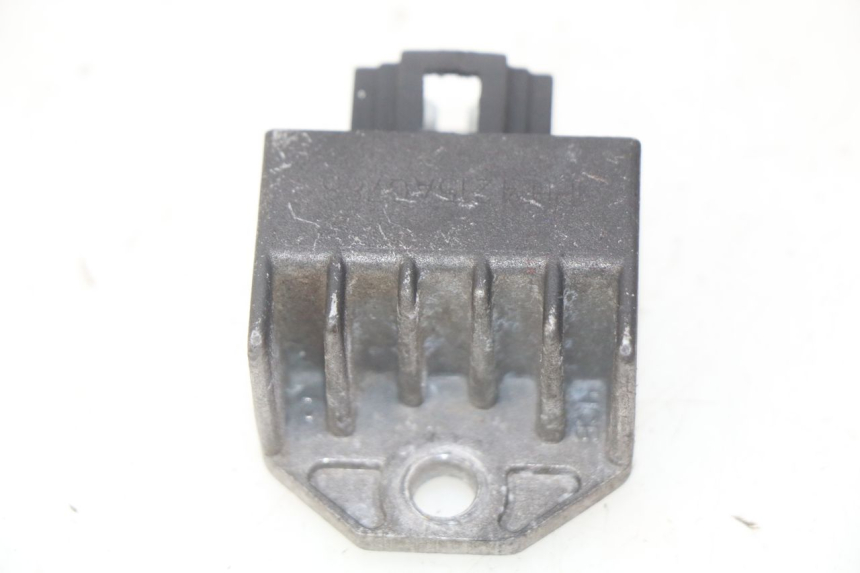 photo de REGOLATORE DI CARICA YAMAHA BW'S 50 (1999 - 2003) - Altra angolazione