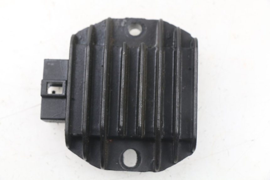 photo de REGOLATORE DI CARICA YAMAHA BW'S BWS 125 (2010 - 2013) - Vista principale