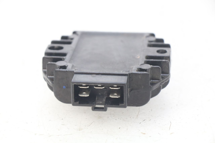 photo de REGOLATORE DI CARICA YAMAHA BW'S BWS 125 (2010 - 2013) - Dettaglio del componente