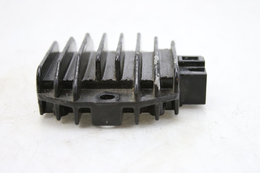 photo de REGOLATORE DI CARICA YAMAHA BW'S BWS 125 (2010 - 2013) - Dettaglio del componente