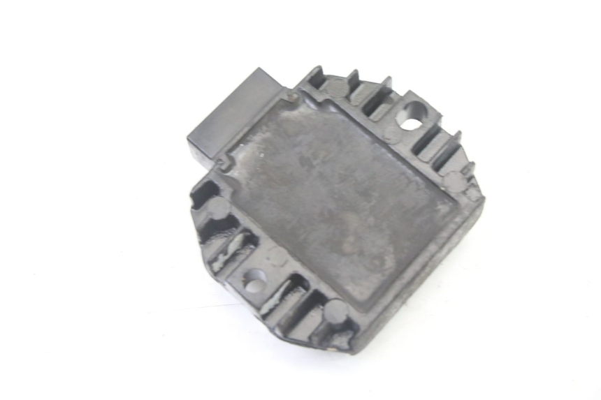 photo de REGOLATORE DI CARICA YAMAHA BW'S BWS 125 (2010 - 2013) - Altra angolazione