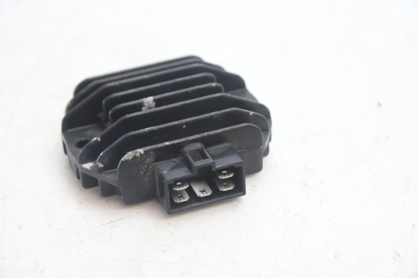 photo de REGOLATORE DI CARICA YAMAHA BW'S BWS 125 (2010 - 2013) - Dettaglio del componente