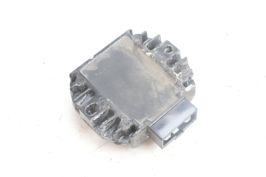 photo de REGOLATORE DI CARICA YAMAHA BW'S BWS 125 (2010 - 2013) - Altra angolazione