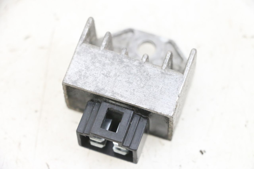 photo de REGOLATORE DI CARICA YAMAHA BW'S EASY 50 (2013 - 2016) - Vista principale