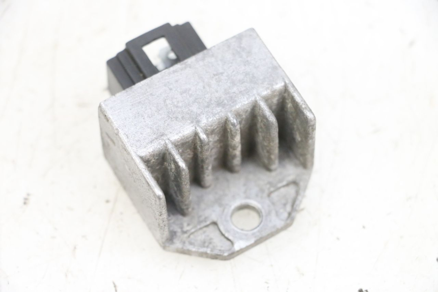 photo de REGOLATORE DI CARICA YAMAHA BW'S EASY 50 (2013 - 2016) - Altra angolazione