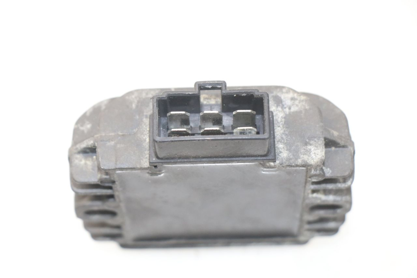 photo de Regolatore di carica PIAGGIO CARNABY 125 (2007 - 2011) - Dettaglio del componente