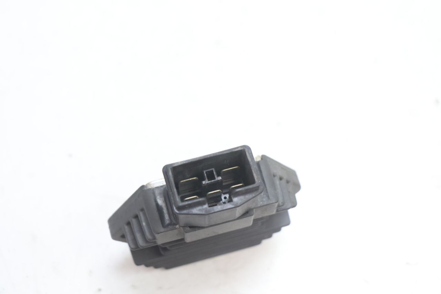 photo de REGOLATORE HONDA CB F HORNET 600 (2005 - 2006) - Zoom sullo stato d'uso