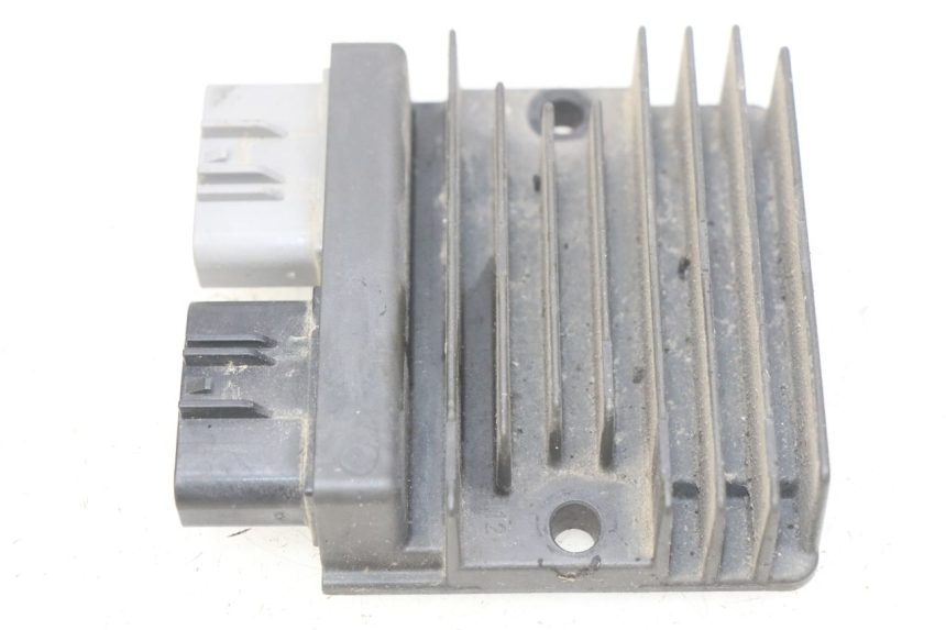 photo de REGOLATORE DI CARICA HONDA CB R 1000 (2018 - 2023) - Vista principale