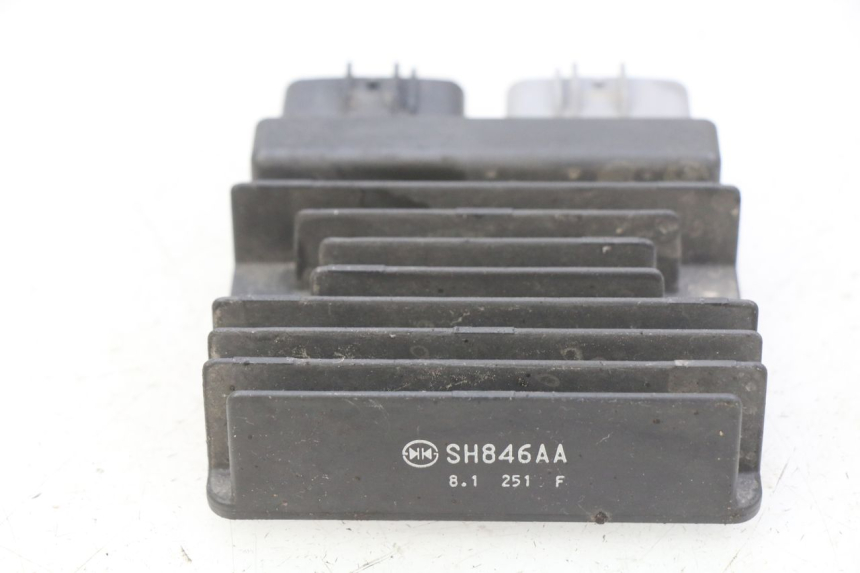 photo de REGOLATORE DI CARICA HONDA CB R 1000 (2018 - 2023) - Zoom sullo stato d'uso